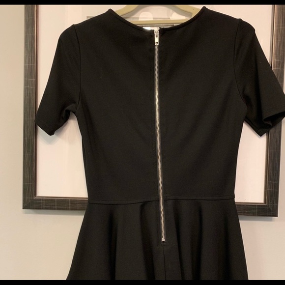 NWOT Aritzia t. Babaton Black Peplum Top - Picture 2 of 5
